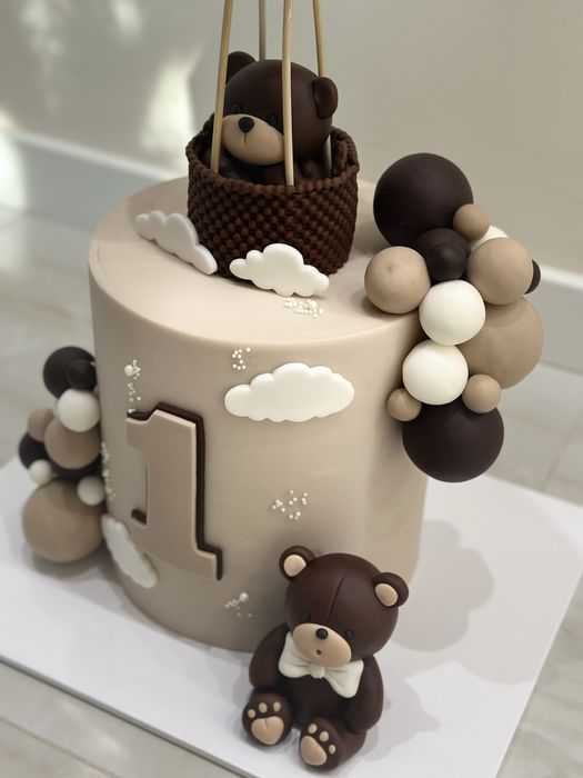 Бутафорна торта 1 година