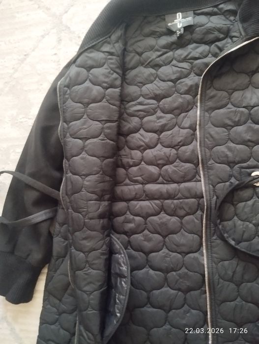 Продам пальто демисезонные 7000