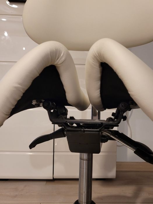 Scaun ergonimic tip şa reglabil pe inaltime, crem
