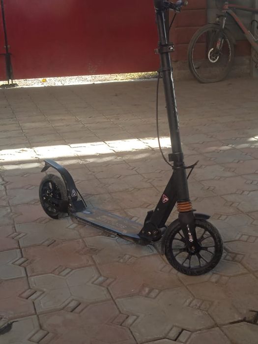 Продам самокат в хорошем состоянии