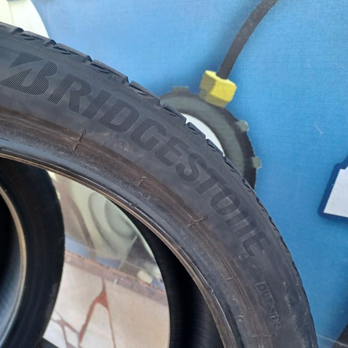 245 40 19 Bridgestone 2бр летни дот 21