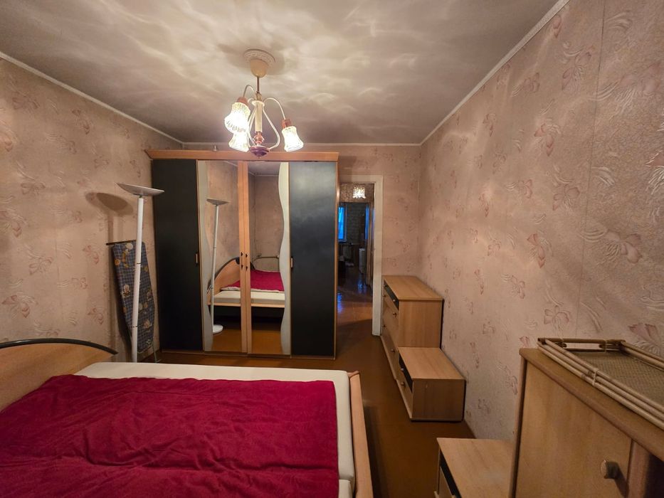 Продам спальный гарнитур