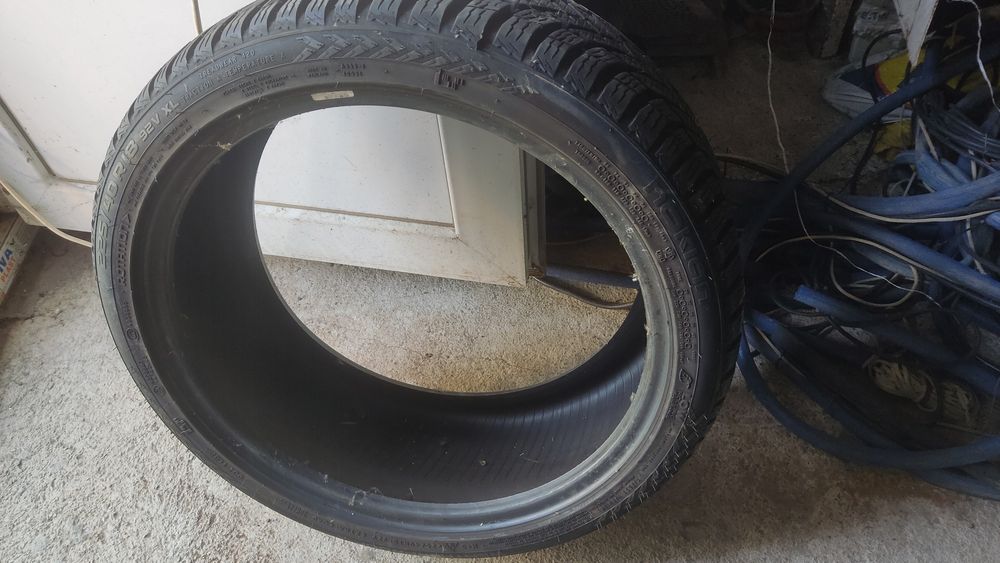 НОКИАН една гума 225/40/18 ,