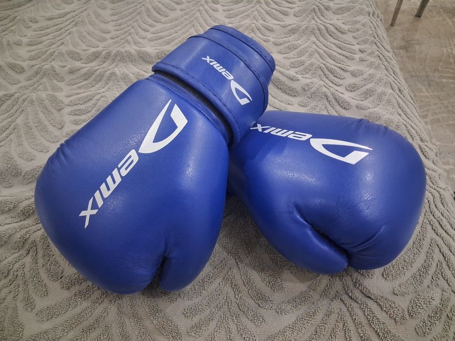 Продам перчатки новые