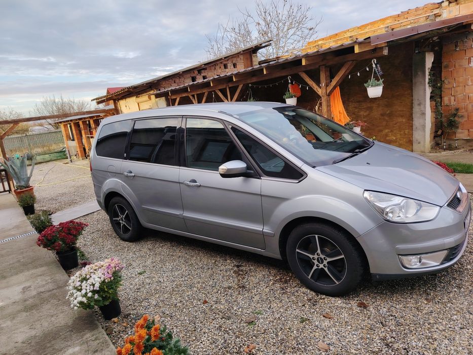 Vând Ford Galaxy