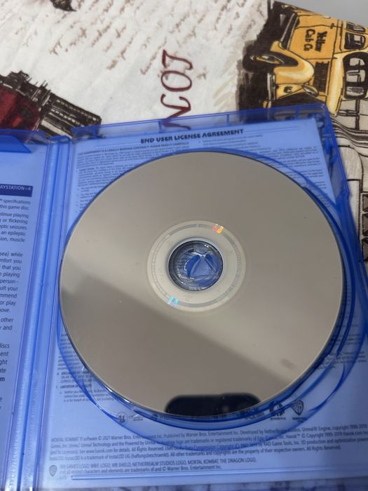 Продавам mortal combat 11 за ps4 играта е запазена