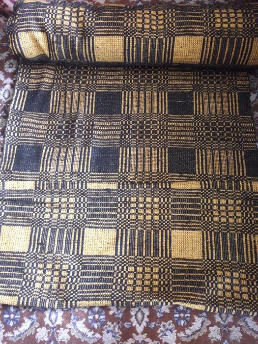 Вълнена пътека жълто и черно