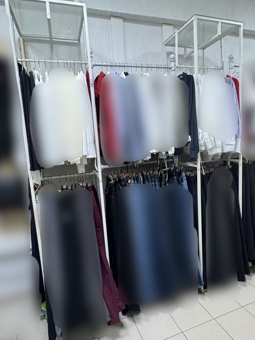 Продам стойки для одежды, зеркало
