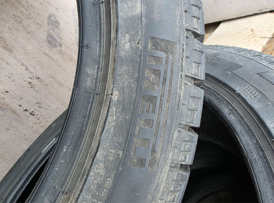 Pirelli Ice Zero 235/45 R18 98H
