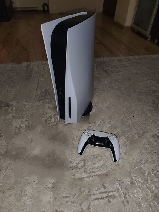 PlayStation 5 (PS5) Disc Edition – 657 GB + 1 джойстика