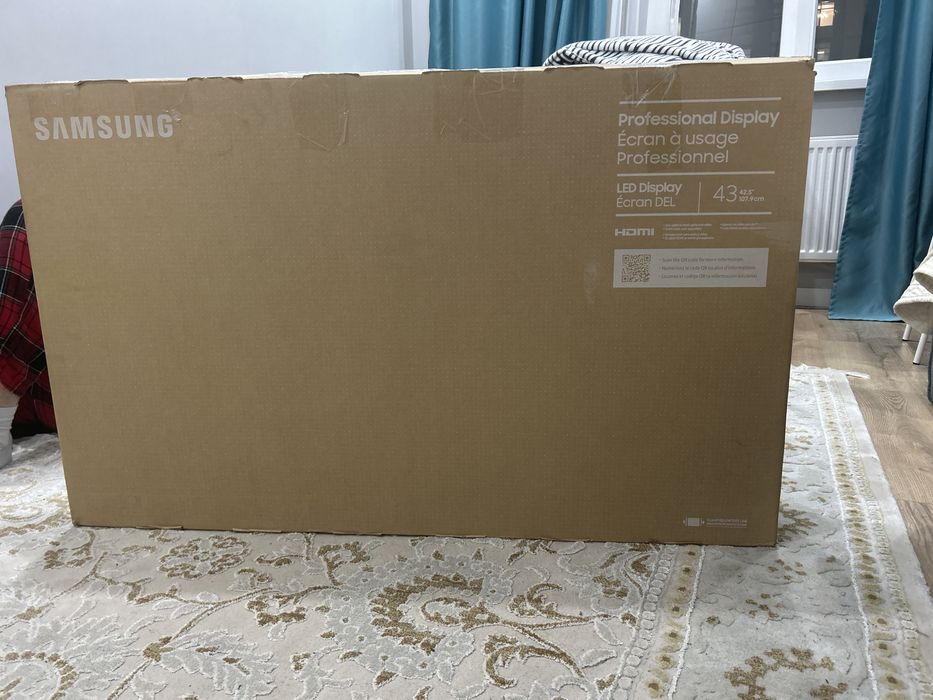 LED-дисплей 43” Samsung