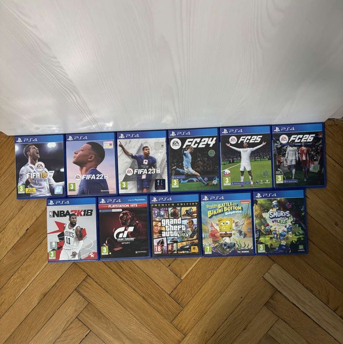 PlayStation 4 с 2 бр. + 2 бр.  джойстици + 11 бр. игри