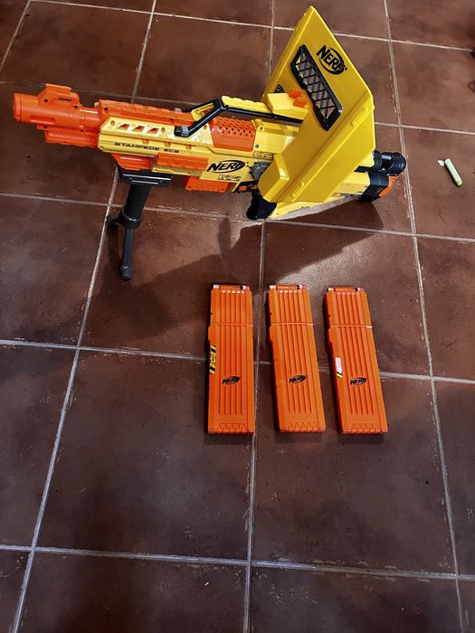 NERF Pusti si Pistoale