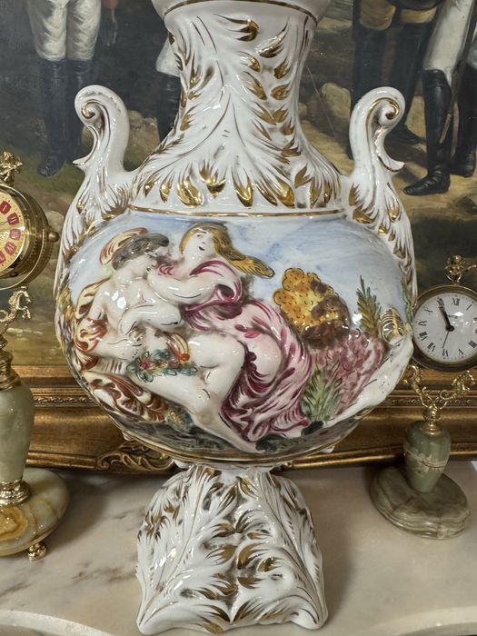 Vaza din portelan capodimonte