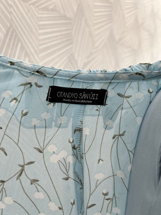 Көйлек накидкасымен сатылады