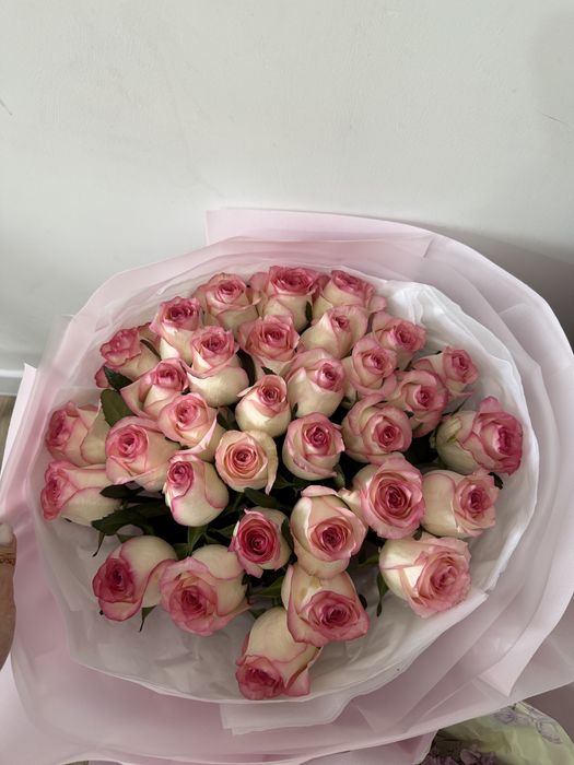 Продам цветы(розы) 33 шт роз