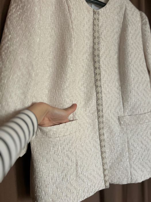 Рокля със сако-мръсно бяло