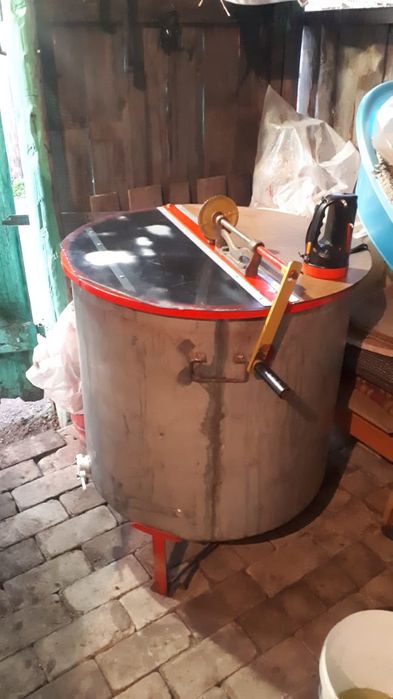 Продам медогонку.