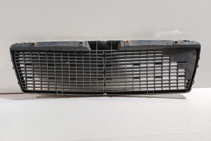 Grila radiator 2108880023 Mercedes-Benz E-Class W210/S210