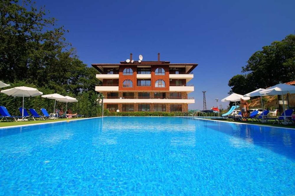 Продавам Студио до плажа в Шкорпиловци | Басейн | Готово за нощувки