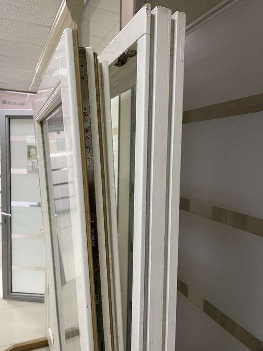 Деревянное евро окно в баню дом