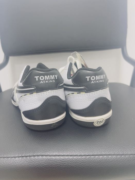 Кроссовки 26 см Томми