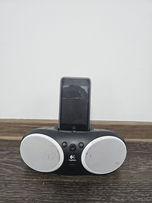 Ipod Touch A1213 16GB+Boxă Logitech Cadou