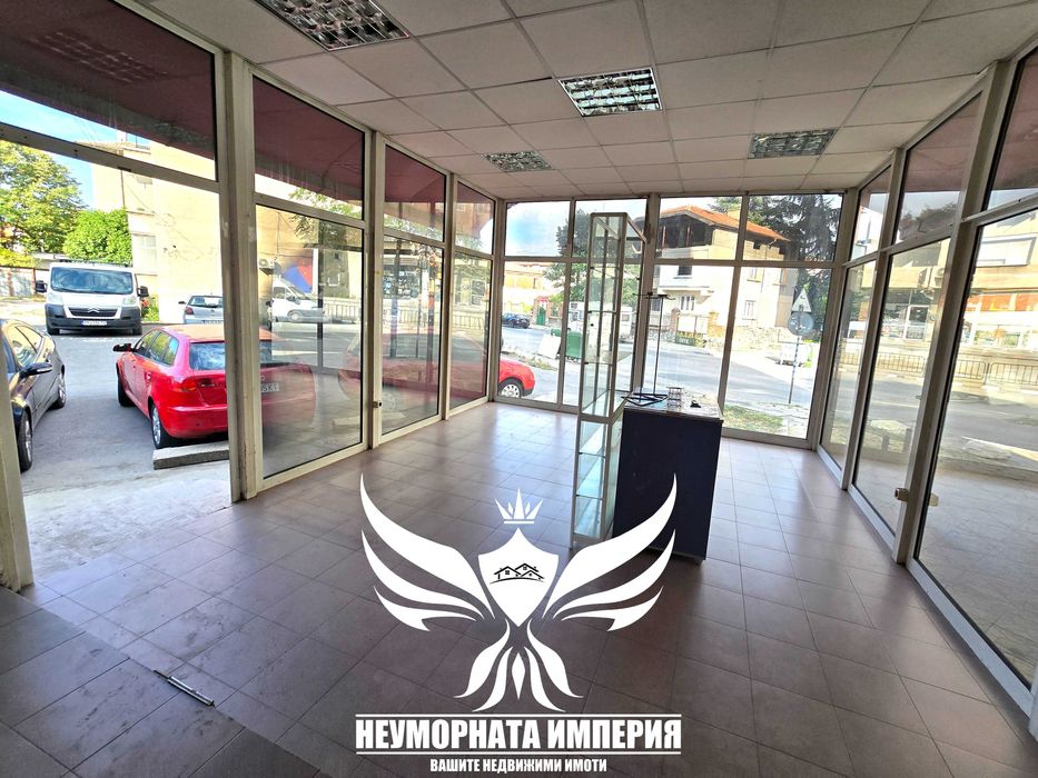 Дава се под наем Магазин в Асеновград - 49 кв.м за 410 € - Снимка #2