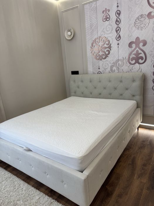 Кровать двуспальная