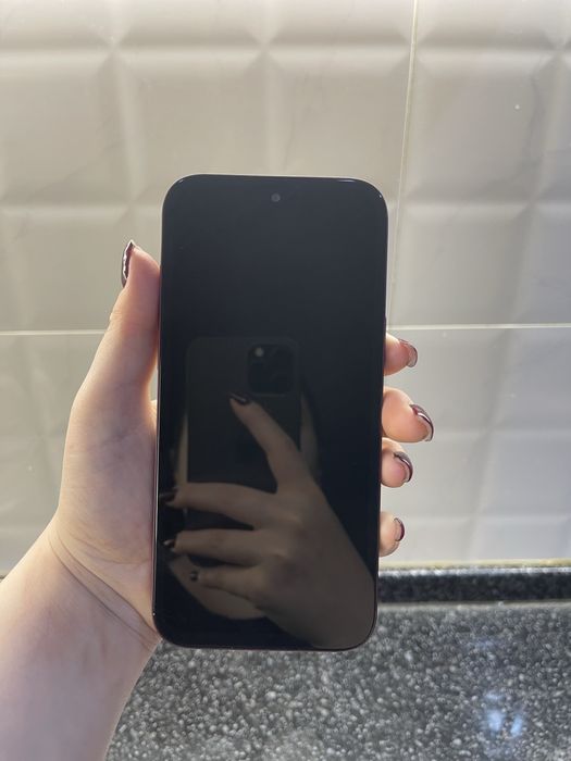 Продам Iphone 18 pro max бордовый