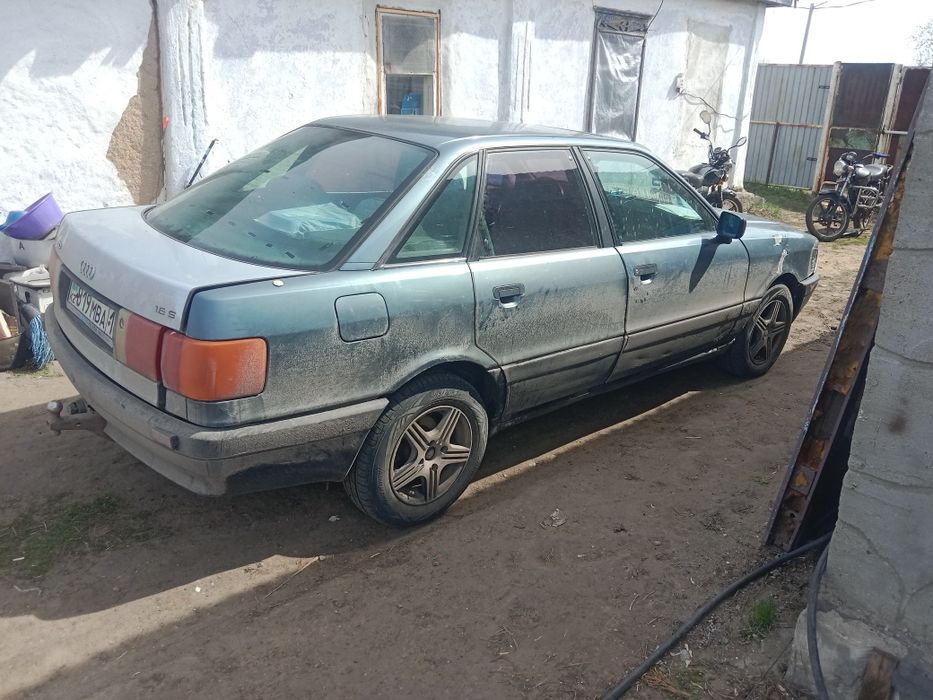 Продам Ауди 80 б3 1990год.
