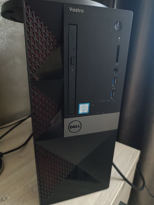 Dell Vostro 3667 + Monitor 24" BENQ