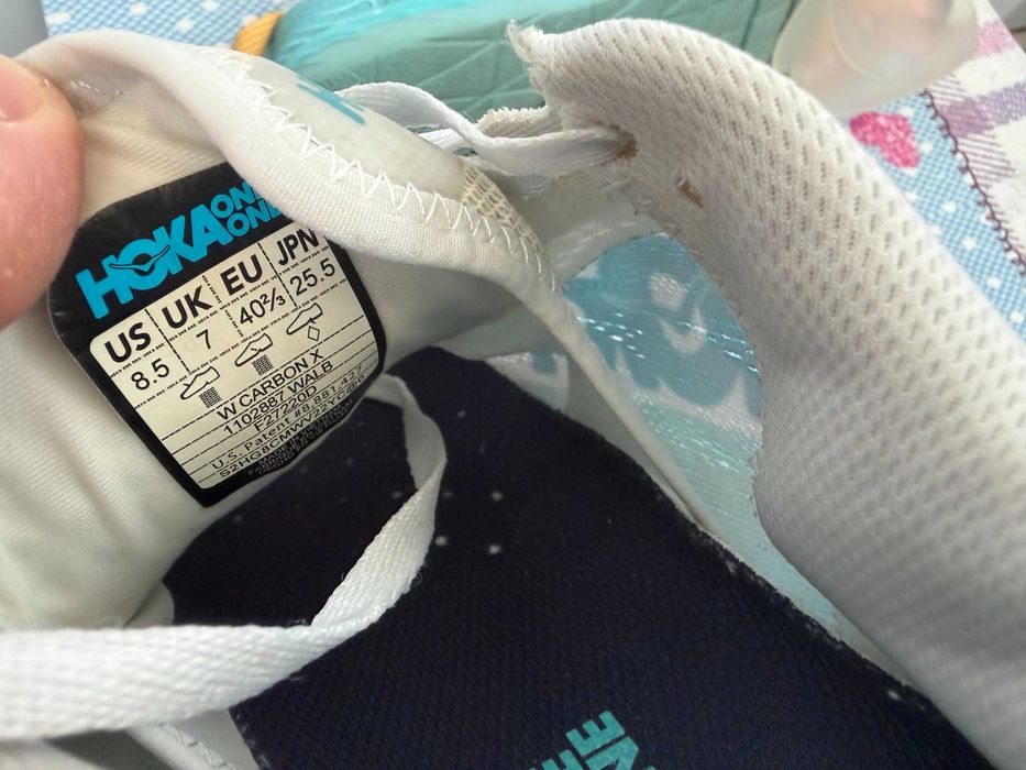 ''Hoka  W Carbon X''оригинални дамски маратонки 40 номер