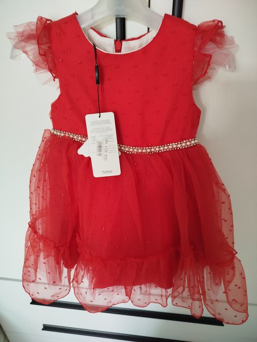 Продам платья для девочек новые