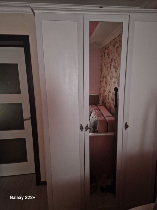 Шкаф плательный  с зеркалом