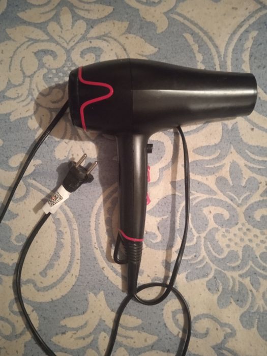 Продам фен для волос 2200W