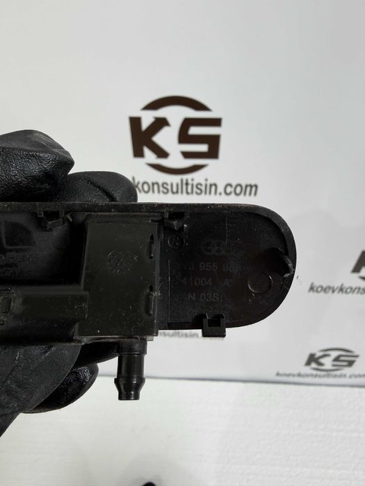 Пръскалки предно стъкло с подгрев AUDI A3 8V