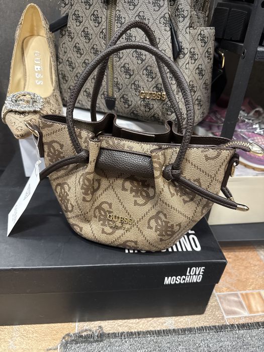 Дамска Чантаичка Guess