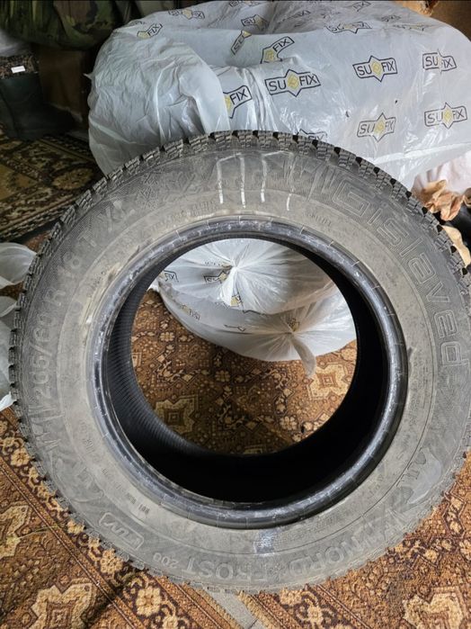 Продае́тся зимняя шипованная резина