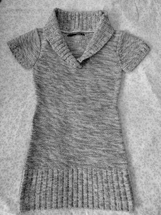 Bluza gri tricotata cu guler inalt