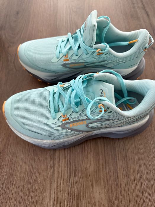 Adidas damă Brooks Cascadia 19