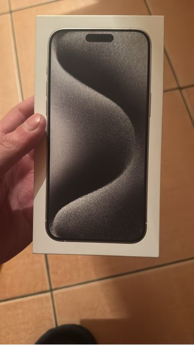 Продам айфон 15 pro max 256 гб