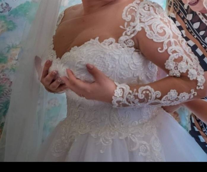 Rochie de mireasa cu broderie regala