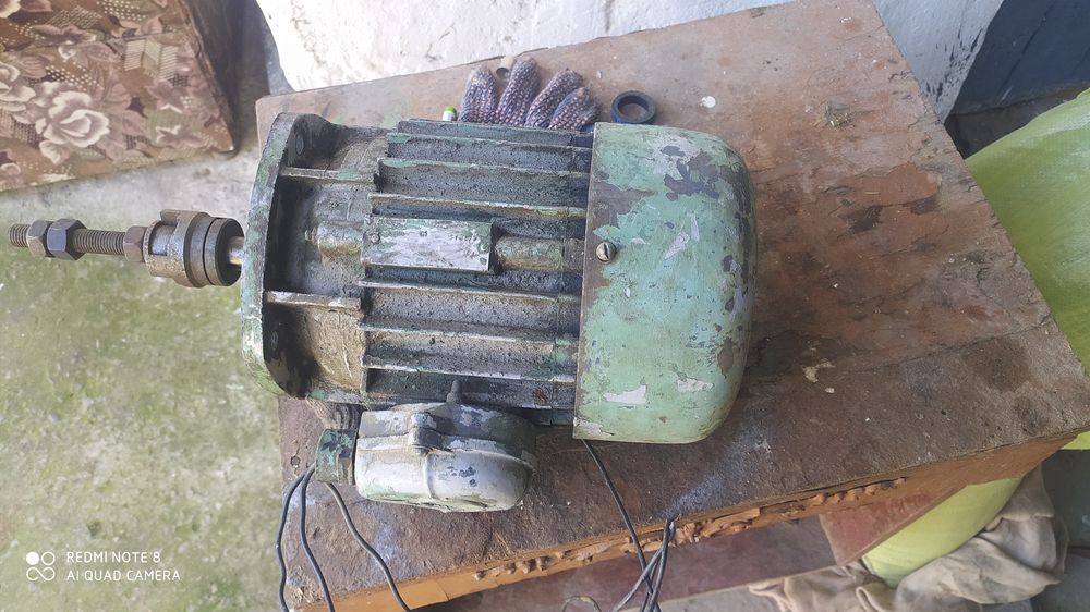 продается Двигатель электрический