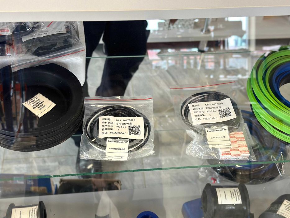 Ремпомплект гидроцилиндров подъема кузова на HOWO, Shacman