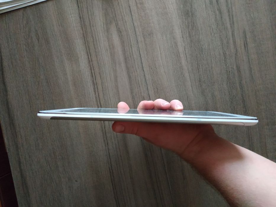 Планшет HUAWEI . Стоит защитное стекло,чехол книжка в подарок52000 тг.