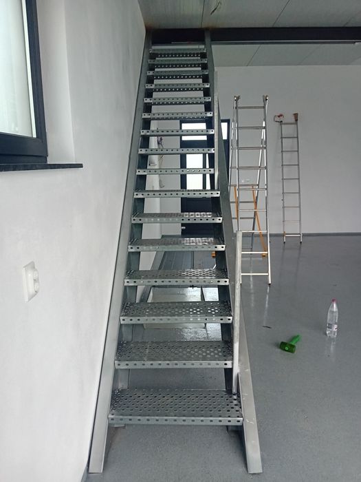 Scara metalica zincata de incendiu exterior