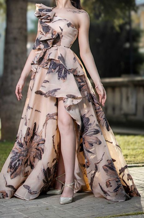 Стилна бална рокля