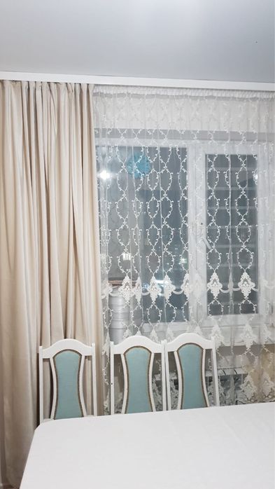 Продам стол коричневый