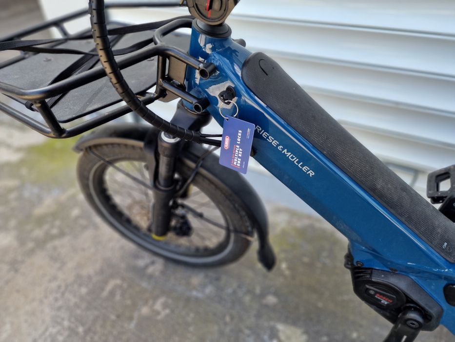 Продавам електрически велосипед Riese and Muller Multitinker Smart